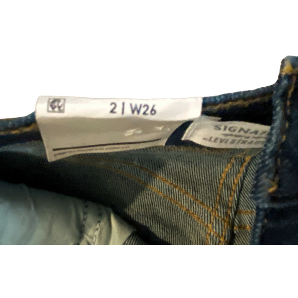 Signature by Levi Strauss High Rise Skinny Jeans Womens Size 2 NWT - Picture 2 of 6